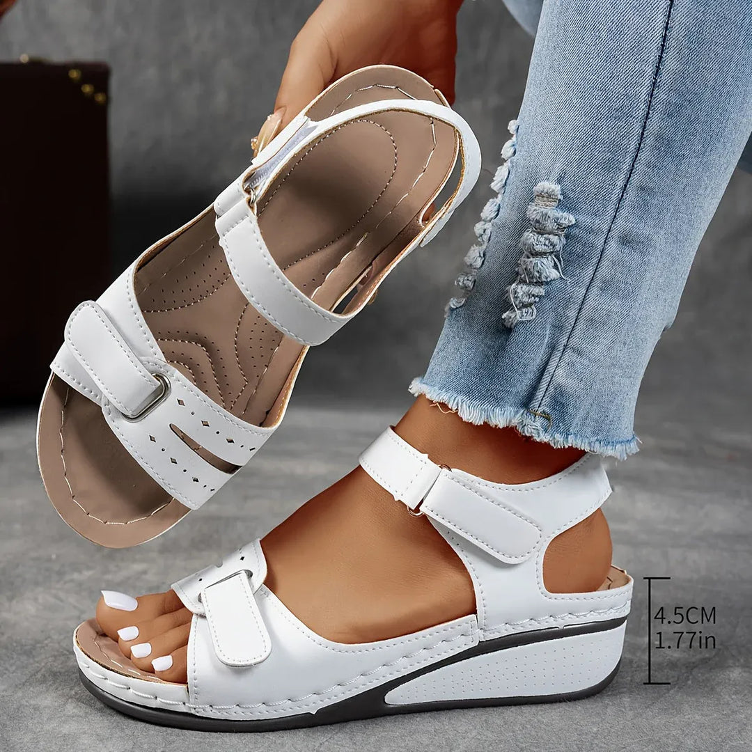 Chic women's orthopedic strap sandals, combining elegant style with essential arch support for summer.