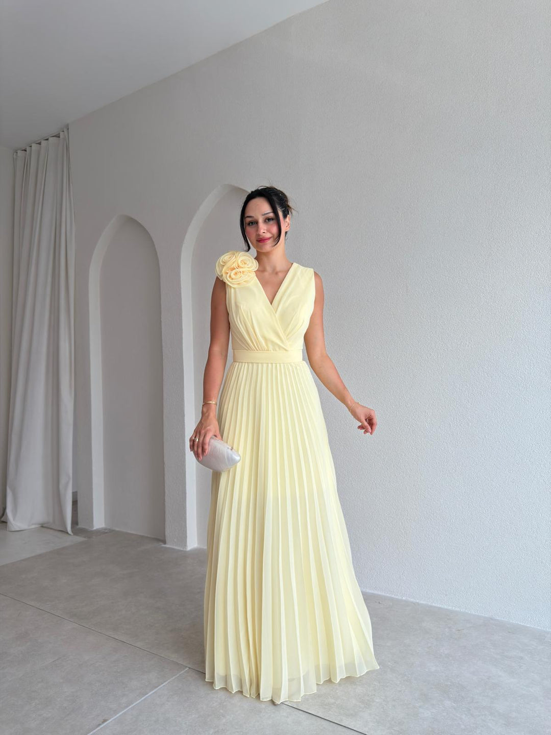 Elegant women's pleated floral appliqué cocktail dress. A-line v-neck gown for formal parties & wedding guests.