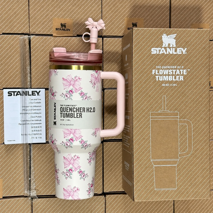 Unisex insulated 40oz mug, made of durable stainless steel for hot & cold beverages.