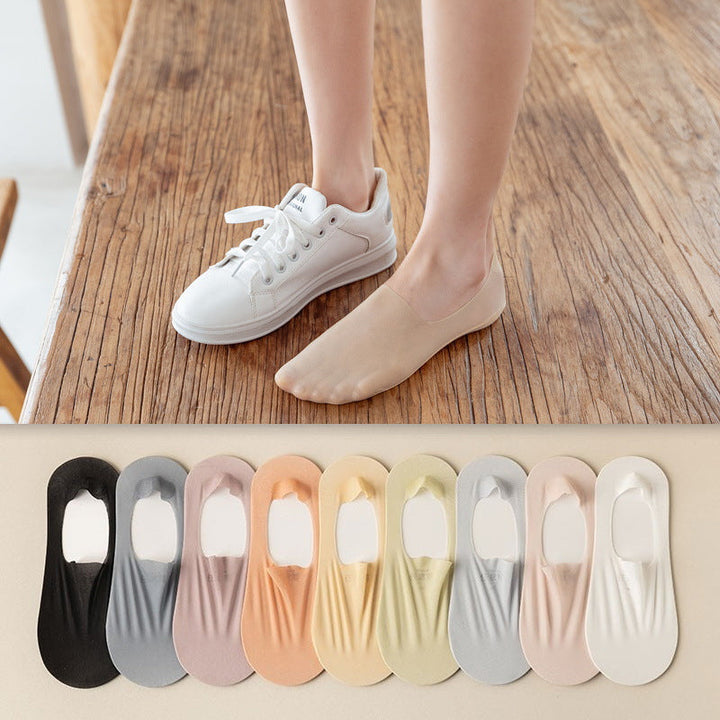 Breathable & anti-slip no-show socks, 3-pack unisex design for secure, invisible foot comfort.