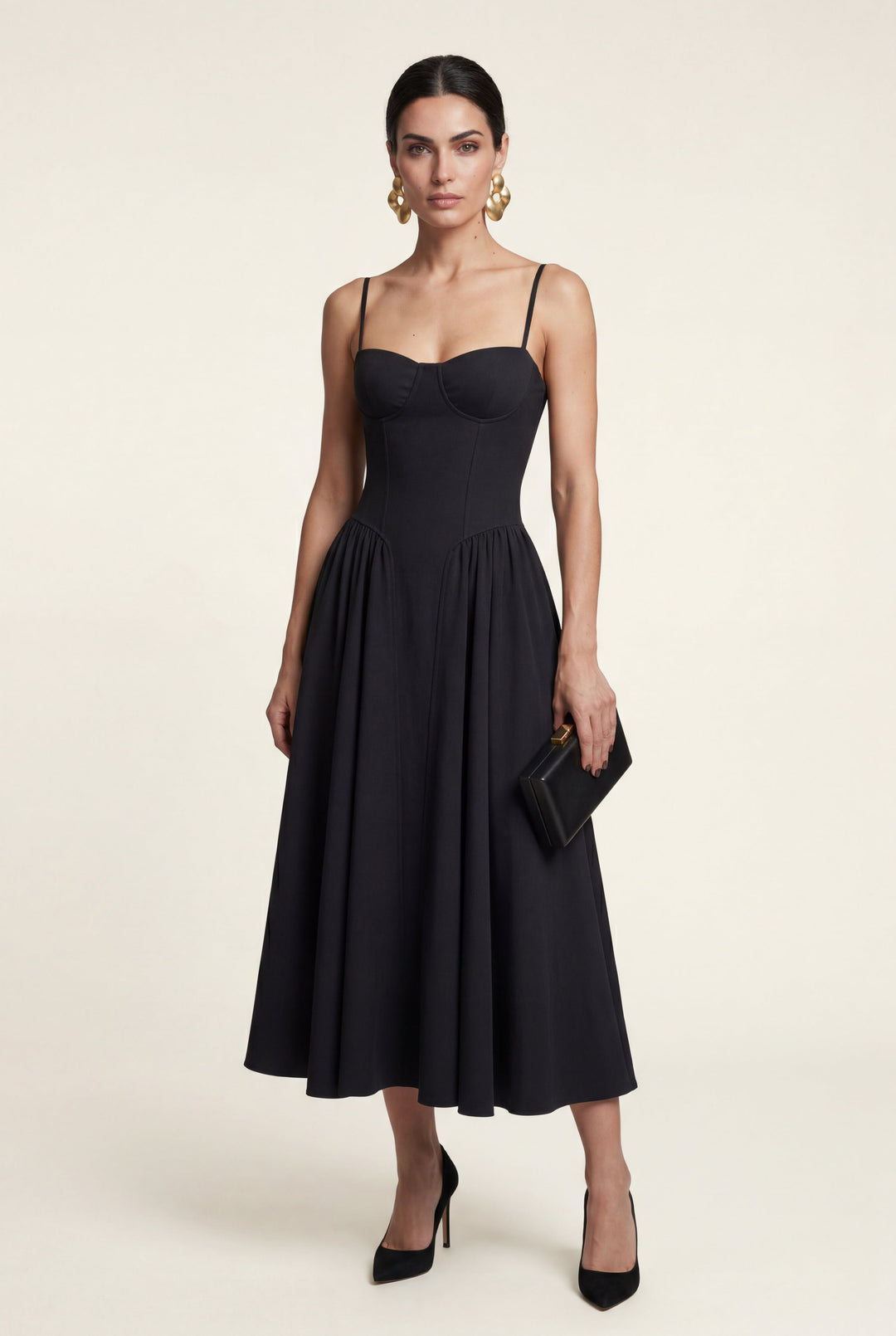 Summer party midi dress: women's floral print with sweetheart neckline.