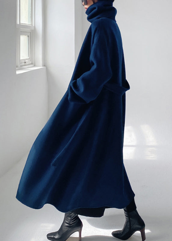 Women's tailored long-sleeve wool winter coat, an elegant & warm classic jacket for sophisticated winter fashion.