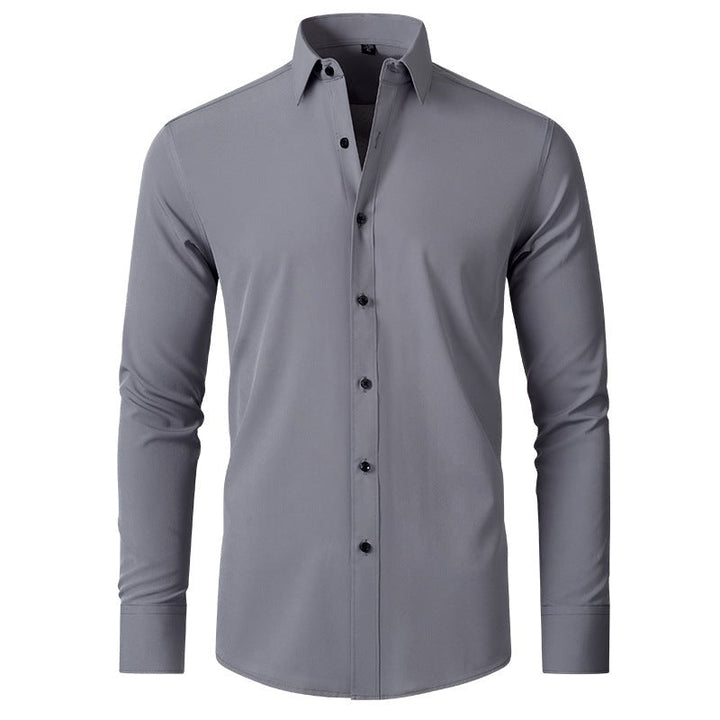 Classic men's slim fit long sleeve shirt, tailored with stretch for ultimate comfort.