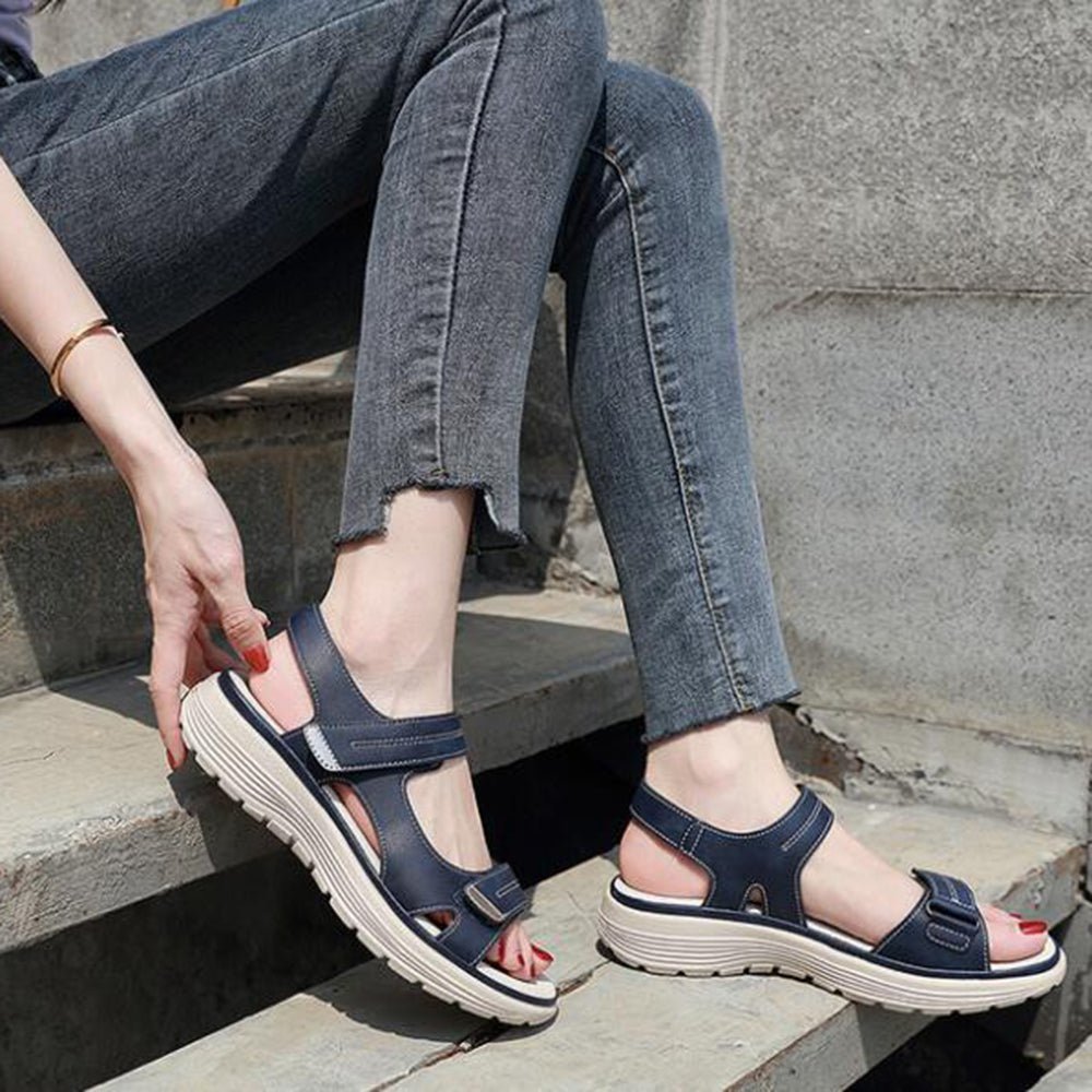Women's walking sandals, orthopedic with arch support & adjustable straps, ideal for all-day comfort.