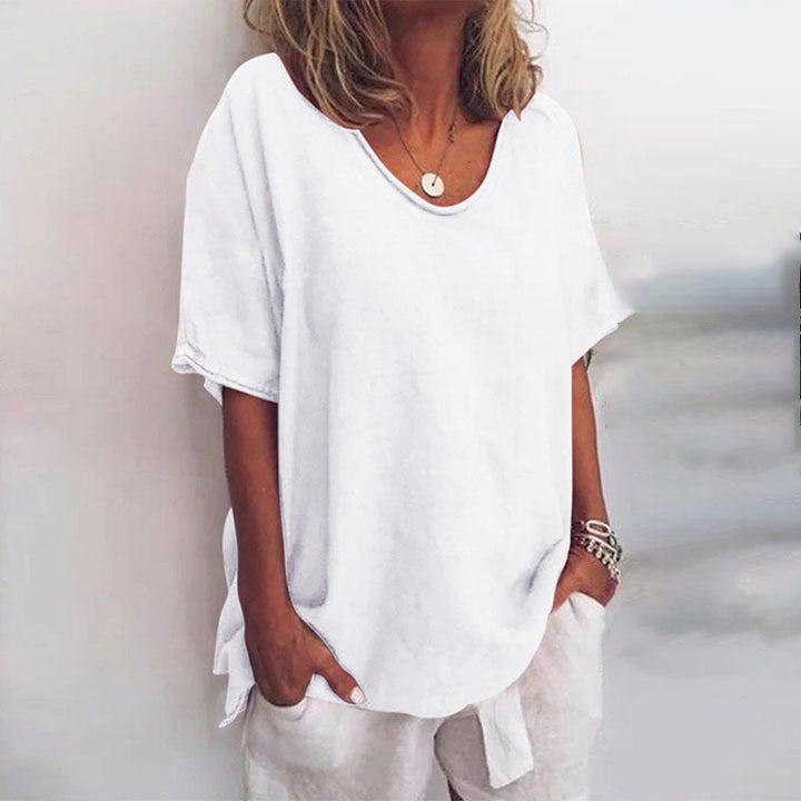 Elegant and breathable loose blouse, ideal for plus-size fashion