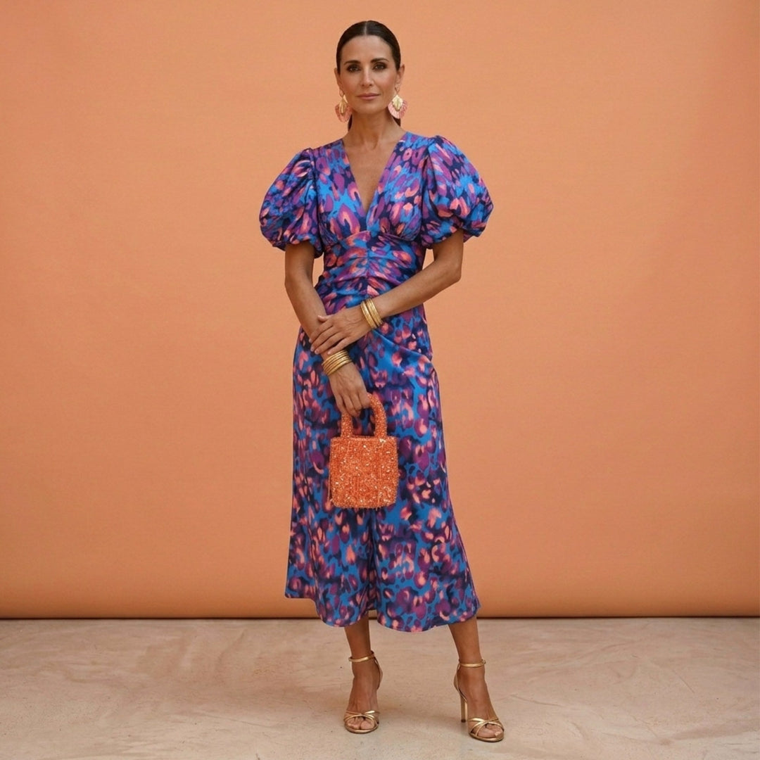Comfortable women's V-neck casual dress with puffed sleeves, relaxed fit for everyday style.