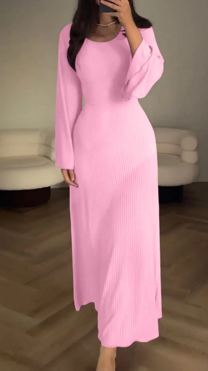 Versatile women's long-sleeve maxi dress. Elegant formal wear or comfortable casual dress.