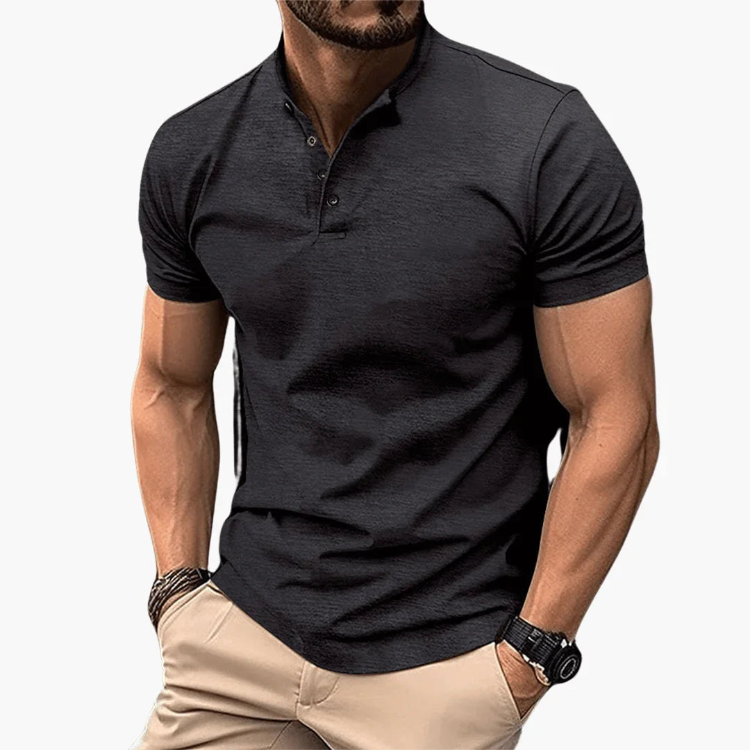 Sophisticated men's short sleeve button placket shirt, a modern fit for versatile summer and casual outfits.