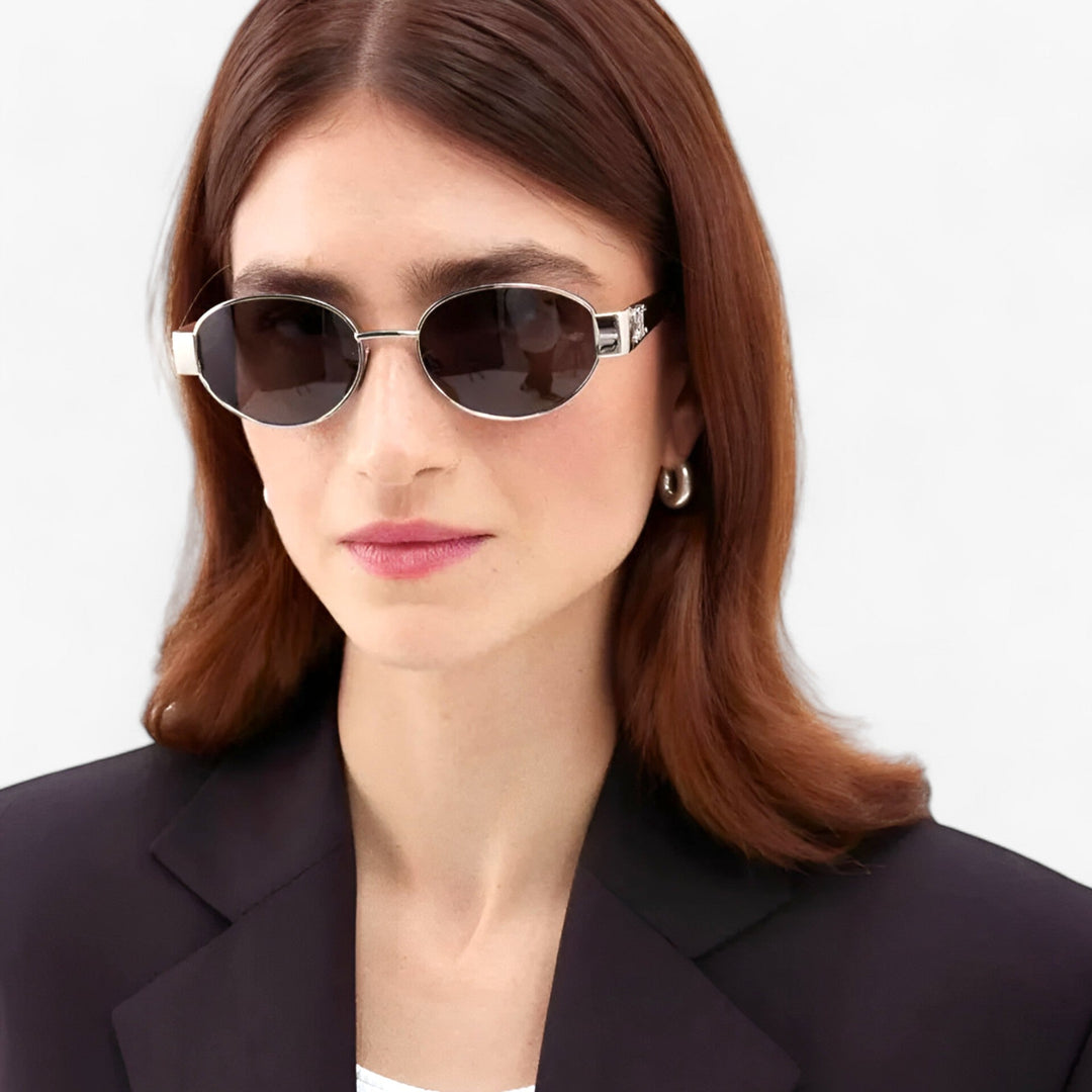 Stylish women's UV protection sunglasses with a comfortable acetate frame. Essential summer fashion accessory.