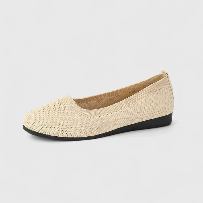 Chic women's slip-on orthopedic flats with arch support, perfect for everyday comfort and style.