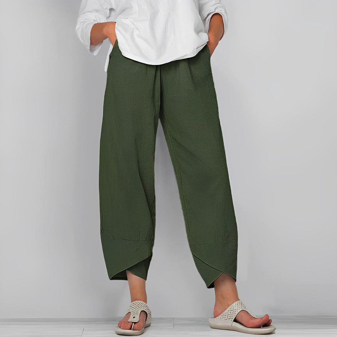 Comfortable women's relaxed fit cropped pants with a wide leg, designed for effortless everyday wear and chic casual style.