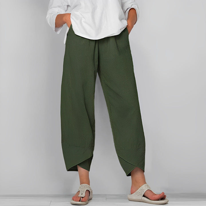 Comfortable women's relaxed fit cropped pants with a wide leg, designed for effortless everyday wear and chic casual style.