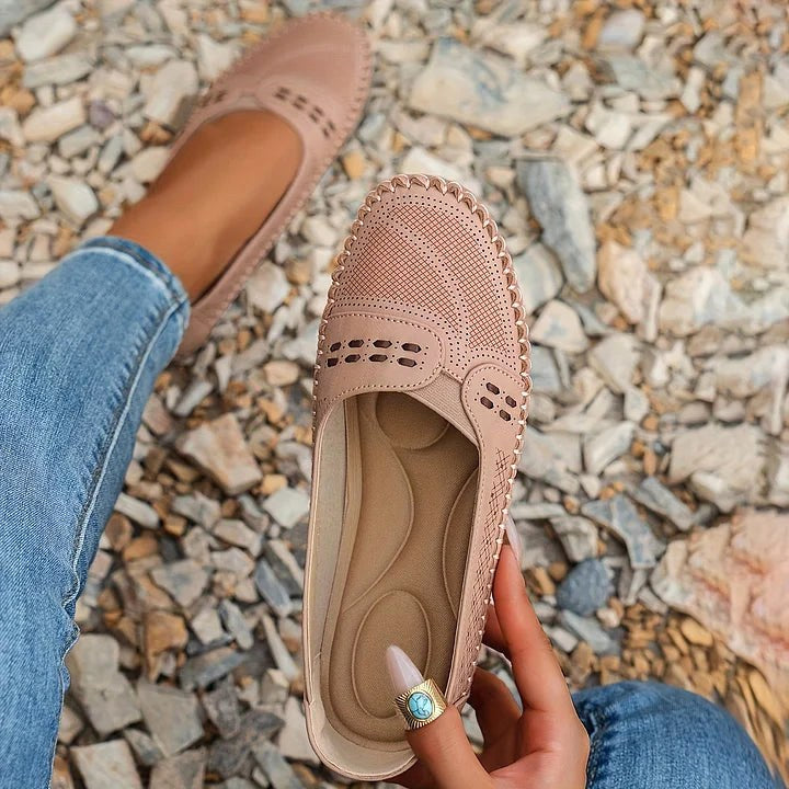 Comfortable women's versatile flats, designed for everyday wear & work, providing essential arch support and style.