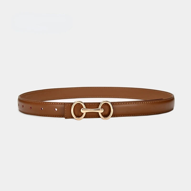 Accentuate your outfit with this women's leather belt, showcasing a distinctive Celtic charm buckle and quality leather.