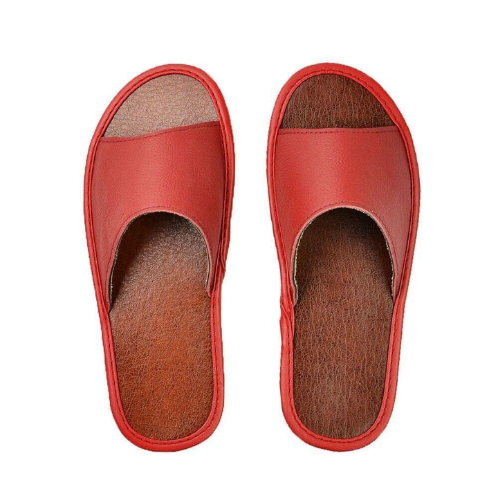Anti-slip wide women's slippers, ensuring secure and comfortable daily wear and stability.