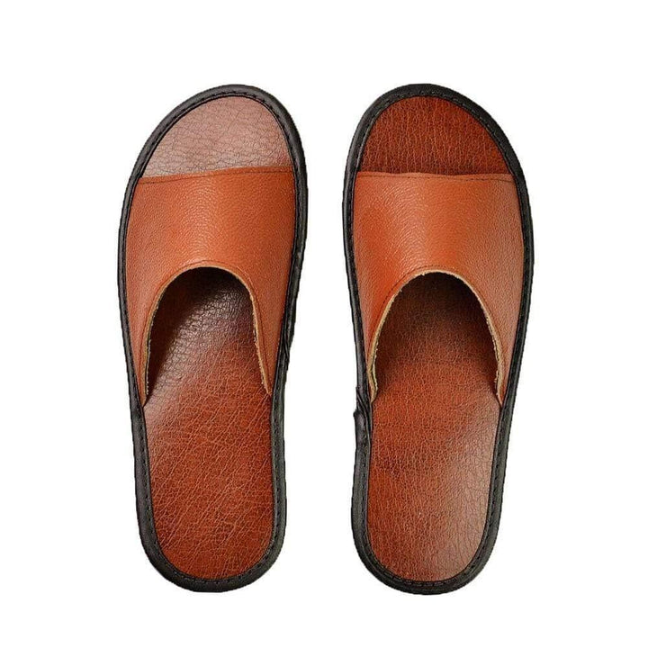 Comfortable women's wide feet slippers, offering superior support and flexible wearability.