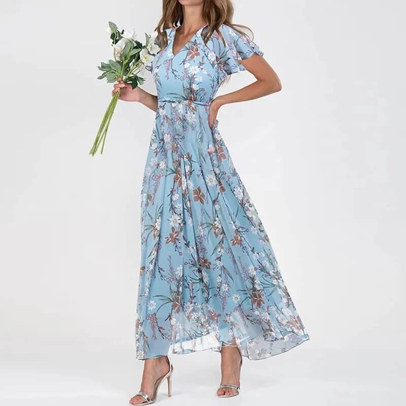 Elegant women's long floral maxi dress for summer. Flattering fit, ideal for parties & vacations.
