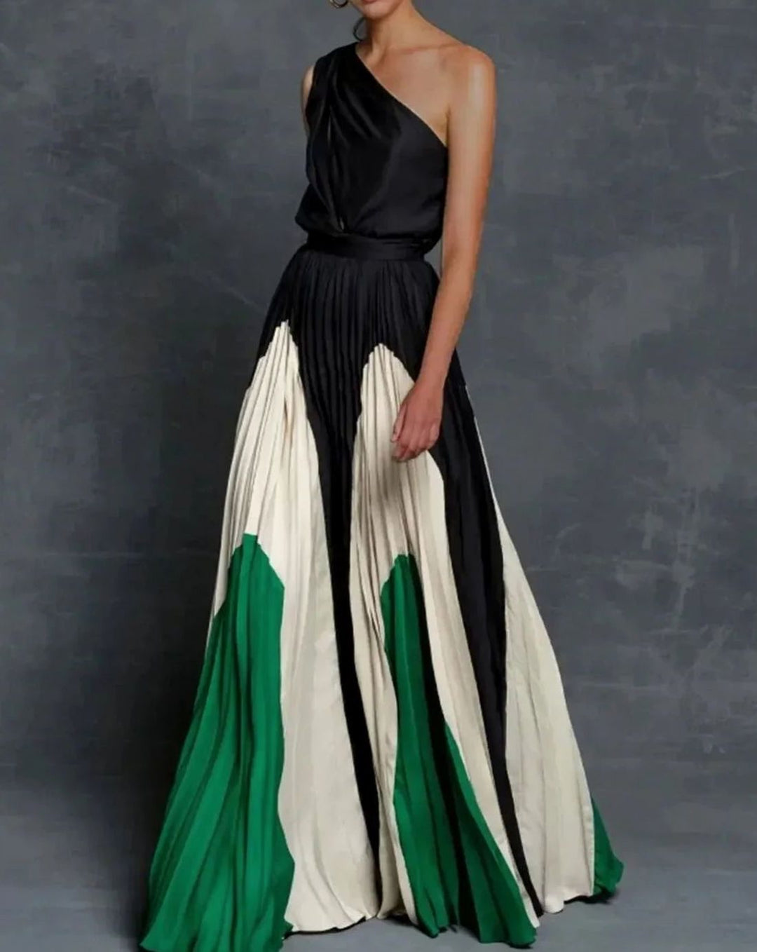 Elegant women's one-shoulder pleated maxi dress in green, perfect for formal events, weddings, or an evening gala.