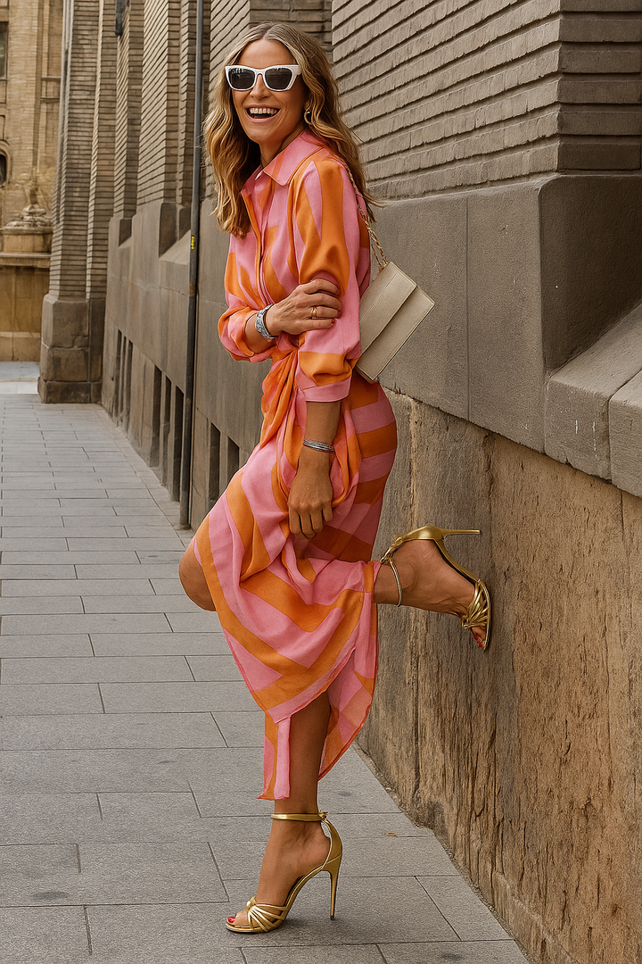 Comfortable women's wrap collar dress for summer, featuring a modern style and flattering silhouette.