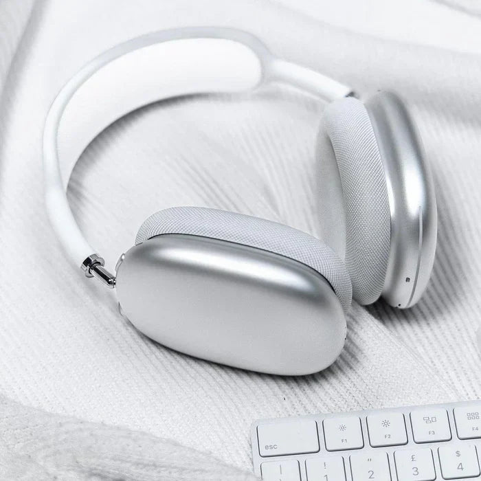 Stylish black Luna Wireless Headphones, ideal for daily commutes and crystal-clear audio.