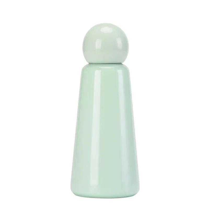 Modern insulated water bottle, unisex, ensures drinks stay cold all day.