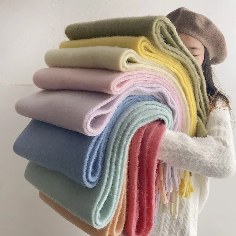 Timeless women's cashmere scarf, a luxurious and warm winter accessory.
