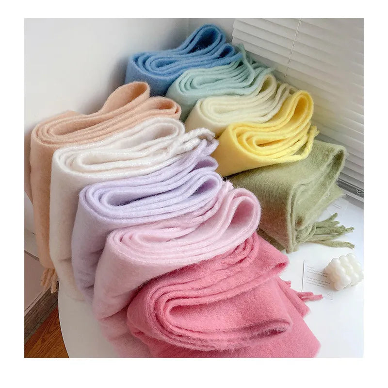 Comfortable Eloise cashmere scarf for women, soft, warm, and luxurious.