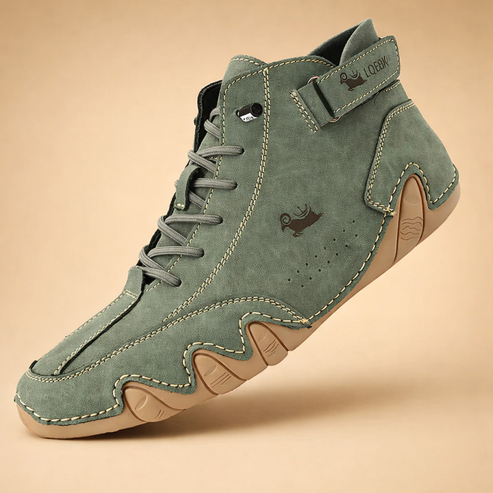 Versatile unisex casual shoes, highly comfortable with a warm lining. Ideal for everyday outdoor wear.