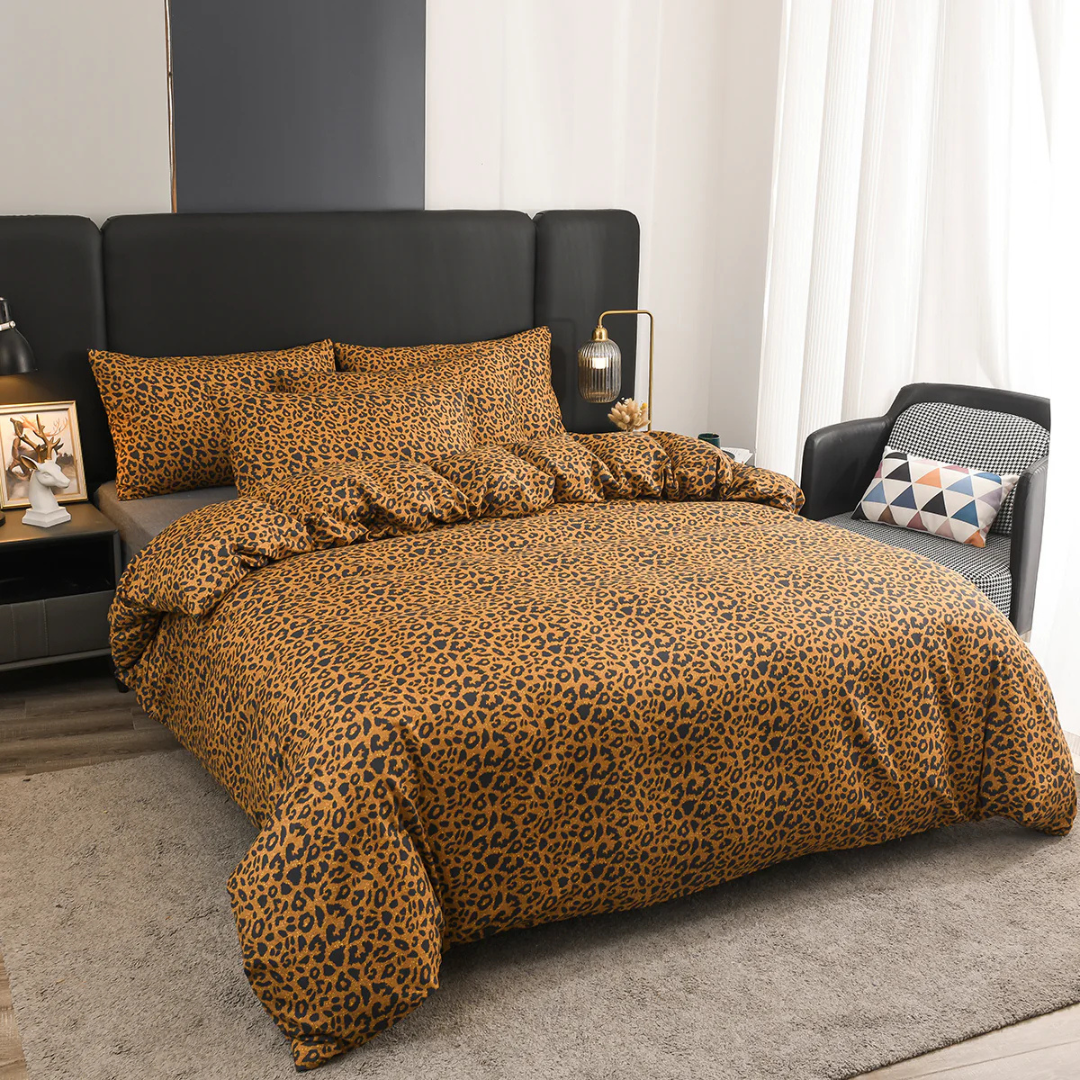 Abstract modern duvet cover & pillowcase set, luxurious bedding for a stylish, contemporary bedroom decor.
