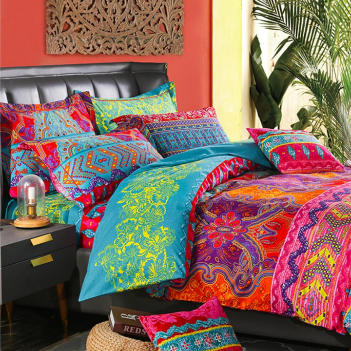 Premium easy care luxury modern duvet cover set, abstract pattern home textile with comfortable pillowcases.