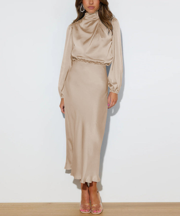Formal women's maxi evening gown in luxurious satin. Ideal for special occasions, glamorous party wear.