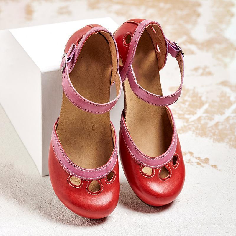 Women's classic Mary Jane block heel shoes in two-tone design, great for parties & daily style.