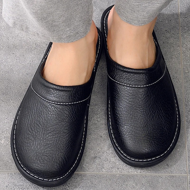 Adjustable fit men's house slippers. Lightweight ergonomic clogs for home footwear comfort.