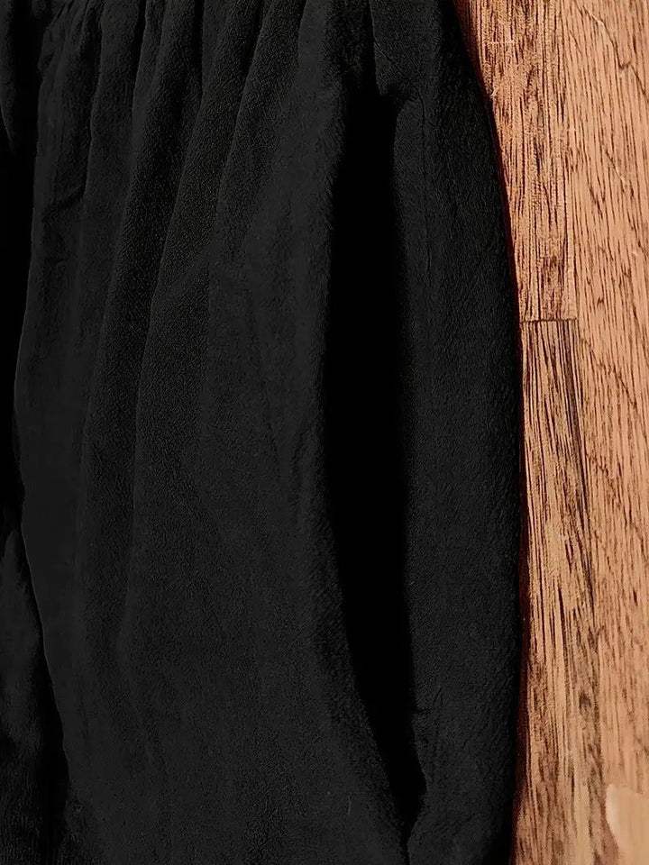 Elegant Madison midi dress for women, flowing and versatile, featuring useful pockets.