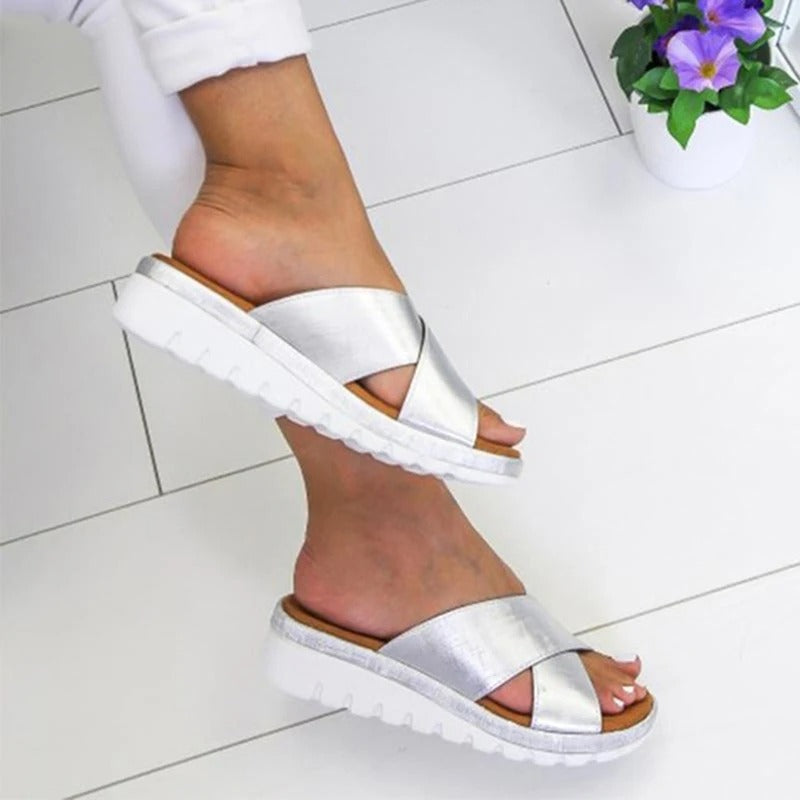 Active women's orthopedic sandals, designed for all-day arch support & comfort during summer activities.
