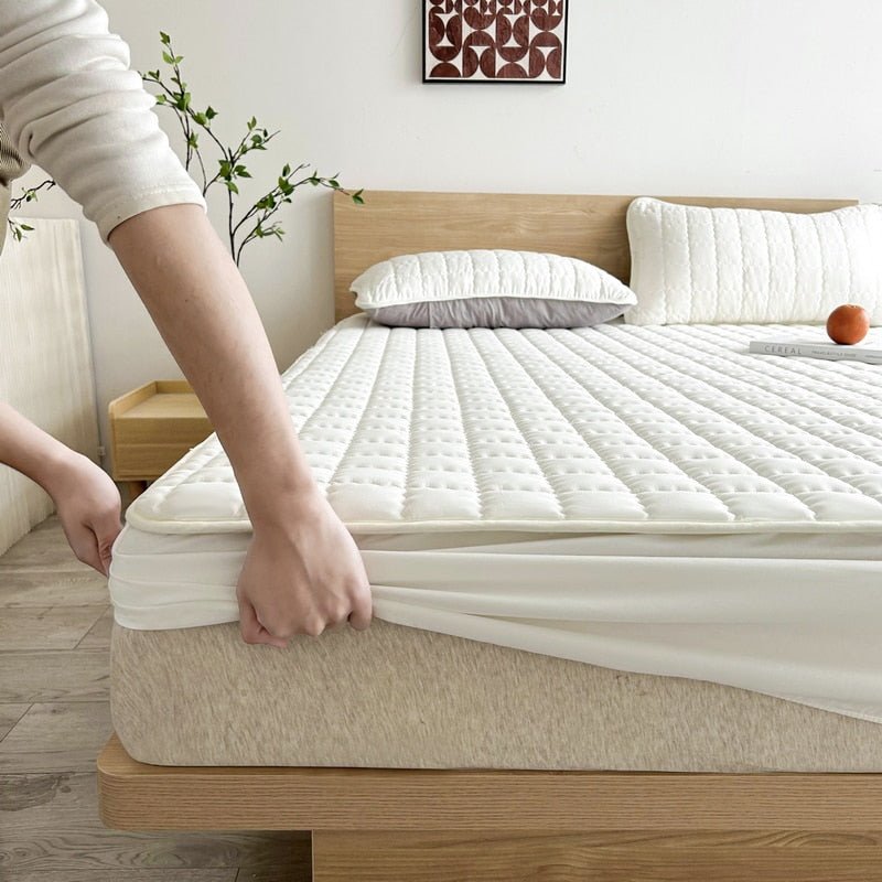 Long-lasting DreamHaven mattress protector, washable & durable for everyday bedroom use & hygiene.