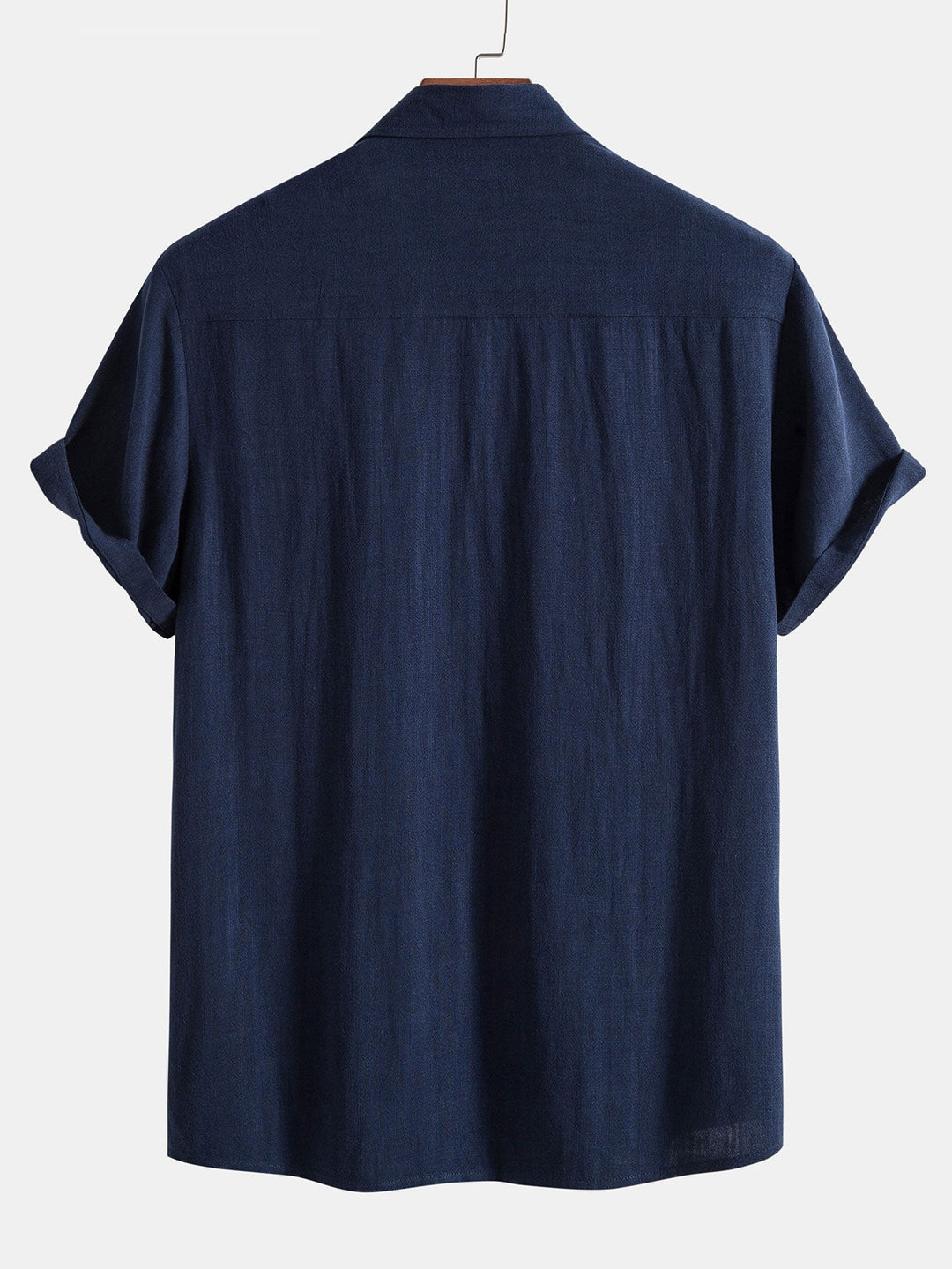Lightweight and airy men's holiday wear: shirt and shorts set