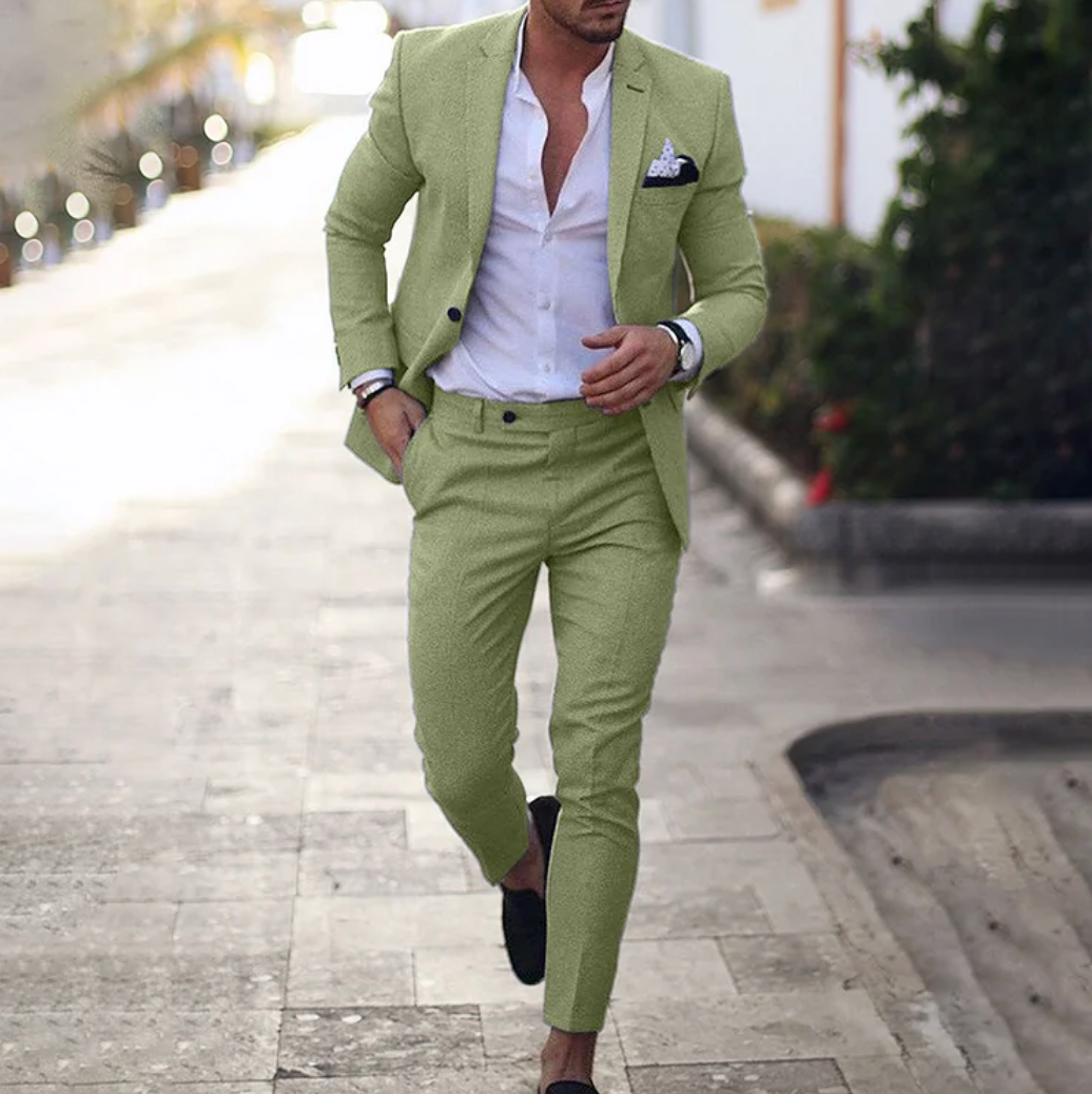 Elegant men's blazer and trousers set. This two-piece business casual suit is perfect for modern men's fashion.