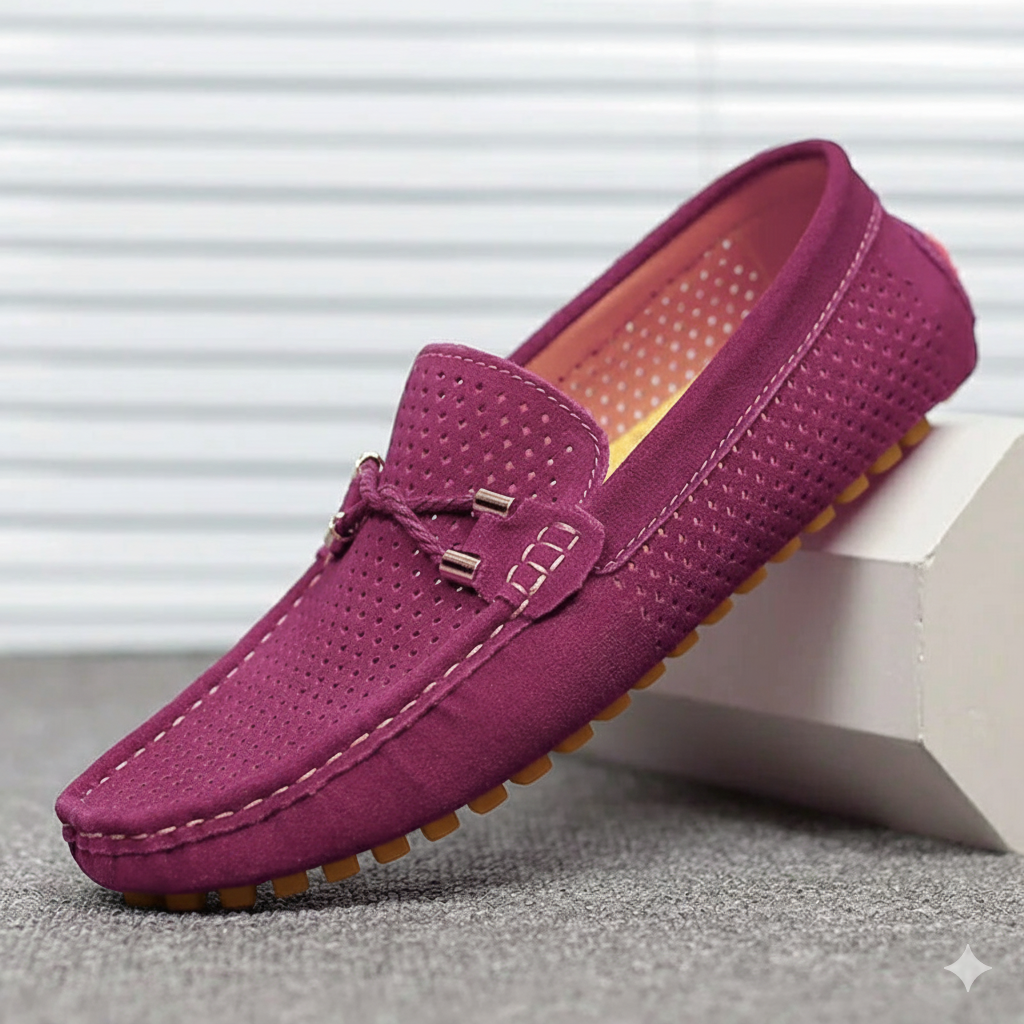 Men's casual loafers in black, a versatile addition to any wardrobe