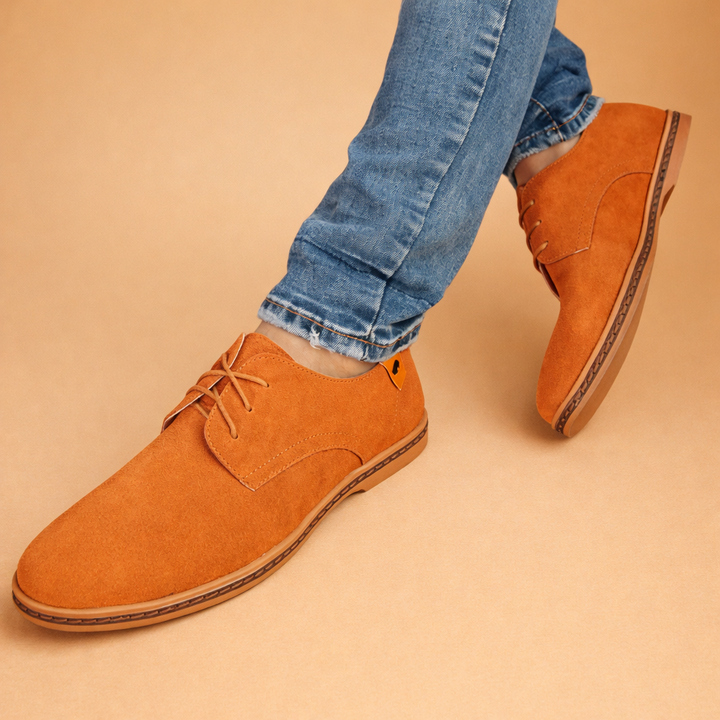 Lace-up casual shoes for men, offering a blend of comfort and sophisticated oxford styling.