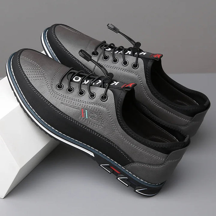 Classic men's black lace-up dress shoes, versatile Oxford design for formal occasions & smart casual wear.