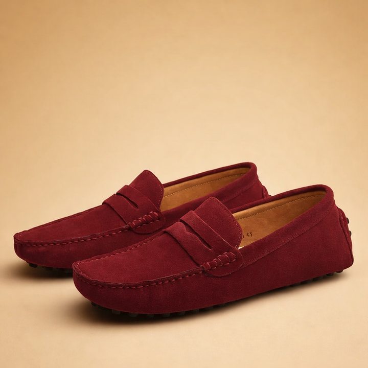Durable and comfortable men's loafers, ideal for casual wear and travel
