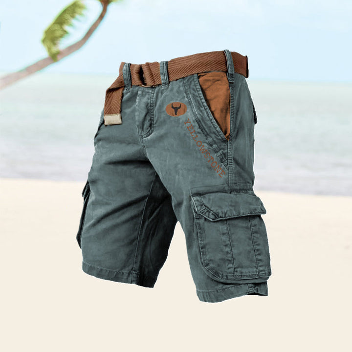 Comfortable men's cargo shorts with rear pockets, perfect for casual summer wear.
