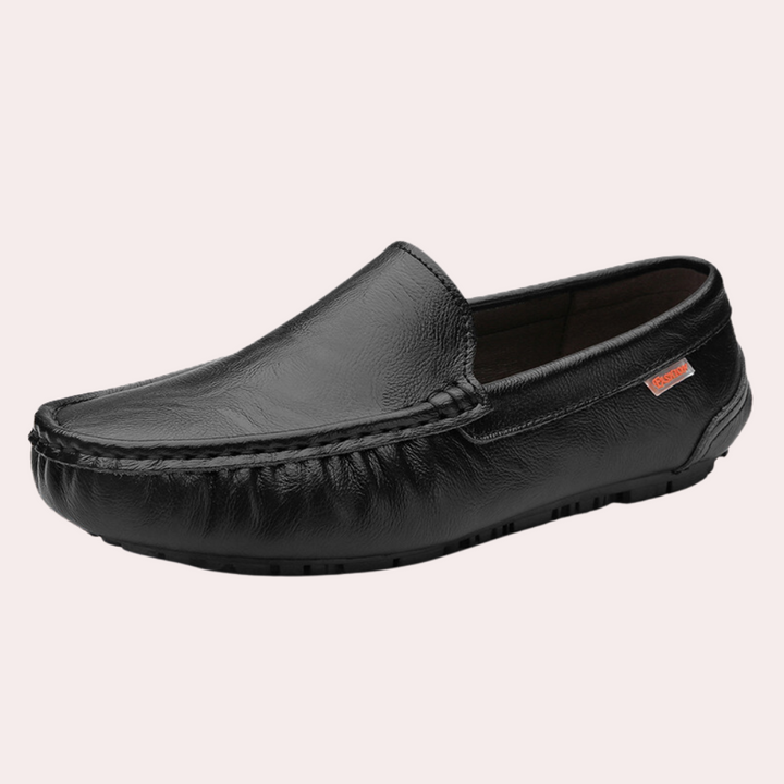 Easy-wear men's casual loafers with a smooth, classic silhouette