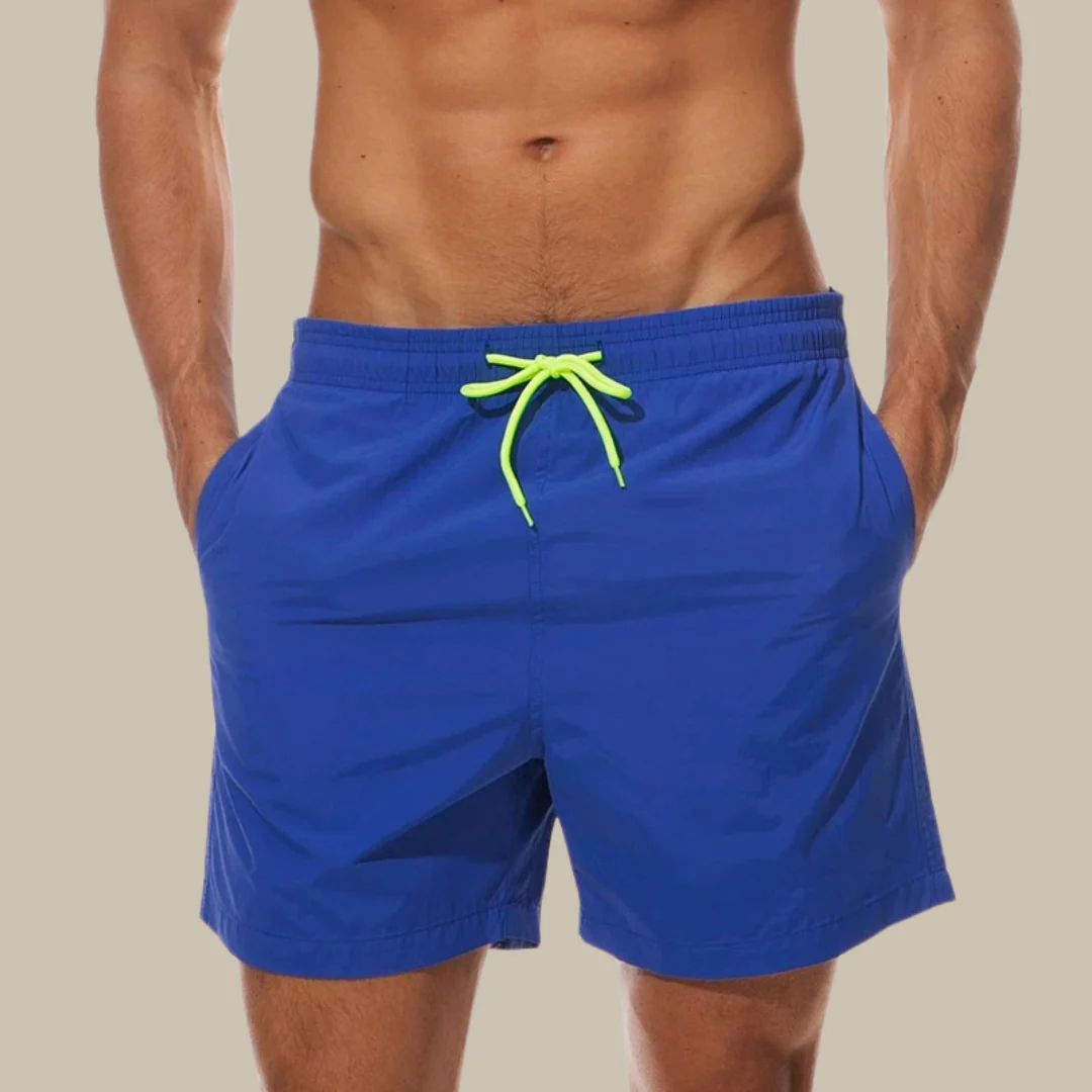 Comfortable men's casual shorts featuring a drawstring waist and practical side pockets.