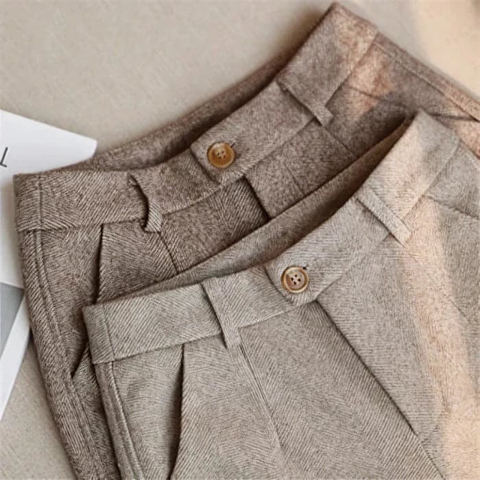 Versatile men's herringbone pleated pants. Perfect for smart dress or relaxed casual wear.
