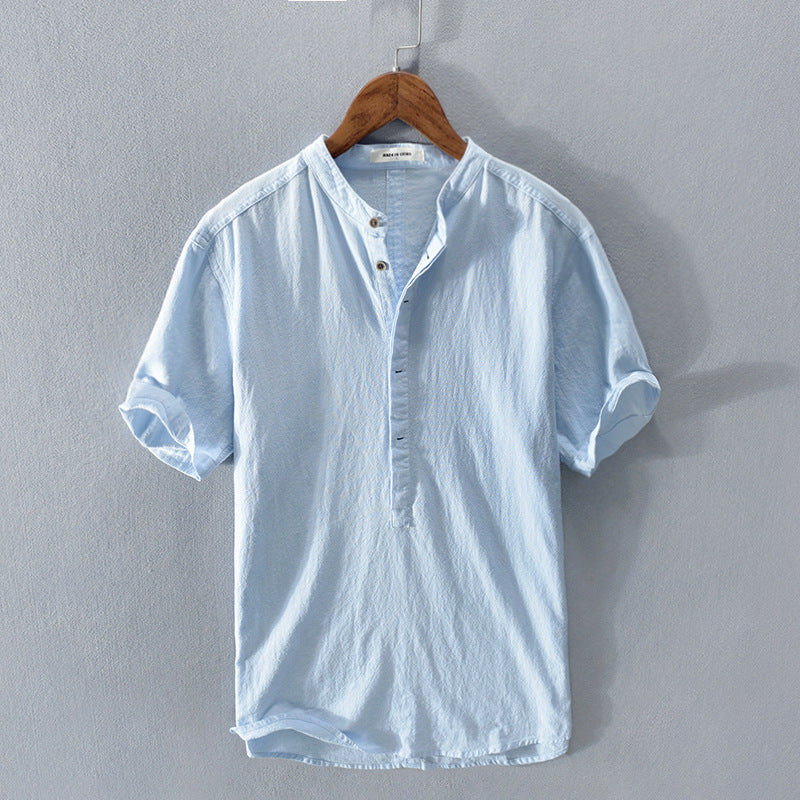Comfortable men's short-sleeve button-up shirt, ideal for breathable everyday casual wear and summer fashion.