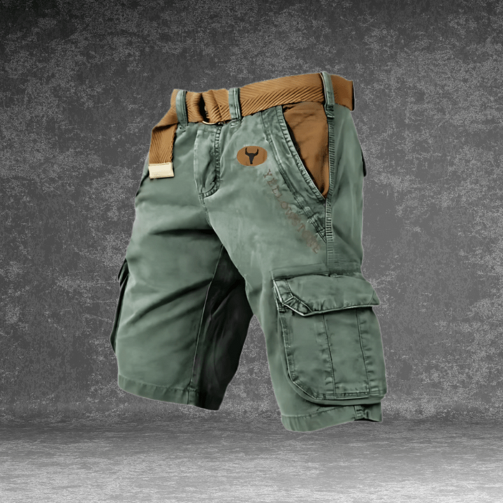 Explore in comfort with these men's lightweight multi-pocket cargo shorts.