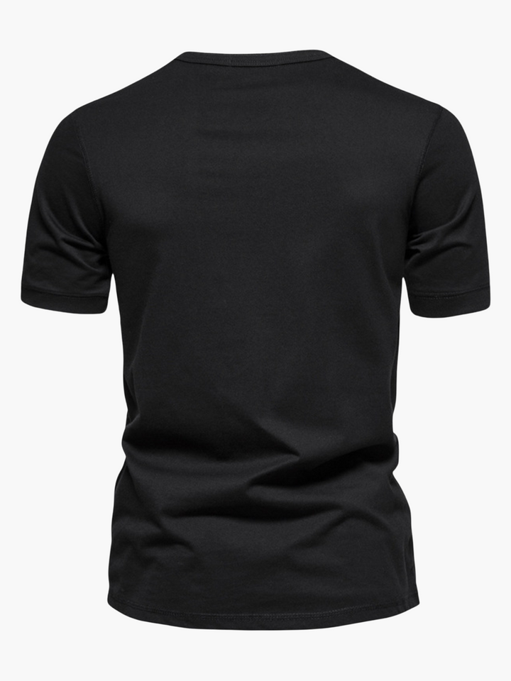 Lightweight short sleeve shirt for men, available in various colors