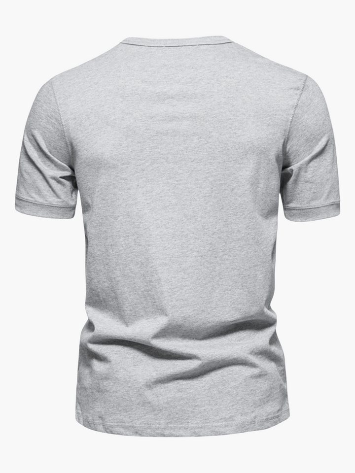 Packable men's short sleeve shirt for travel and summer